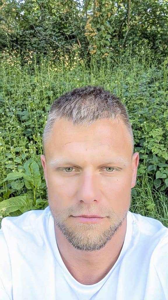 Tomek, autor bloga Pomocnik Holenderski, od 5 lat mieszkający i pracujący w Holandii.